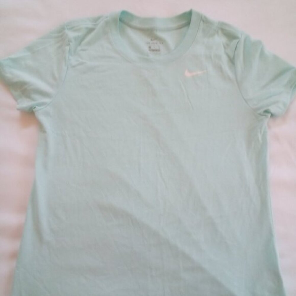 Nike tshirt